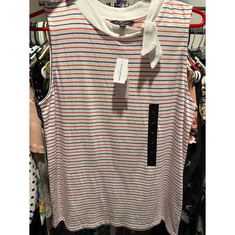 027 NWT Banana Republic top